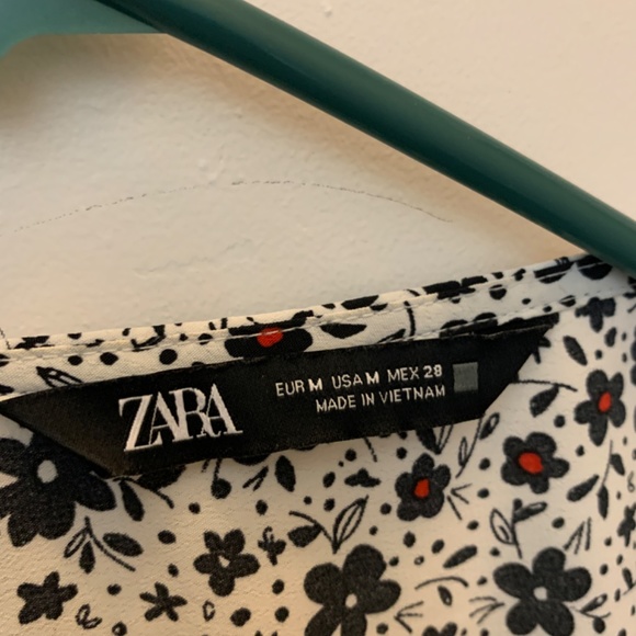 Zara Floral Wrap Top - Picture 2 of 4